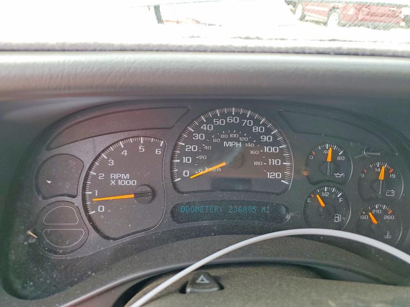 Zdjęcie 9 z aukcji – 2004 CHEVROLET SILVERADO z VIN 1GCEC14TX4Z221999