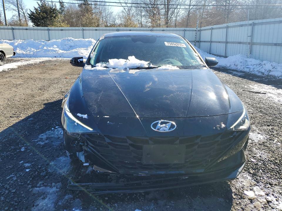Photo 5 from auction – 2023 HYUNDAI ELANTRA with VIN 5NPLM4AG6PH106535