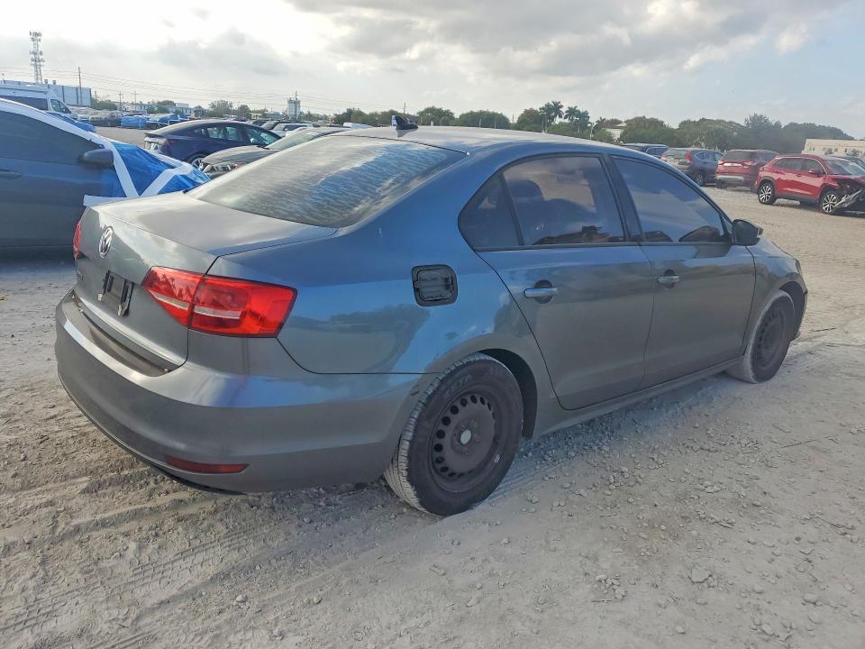 Photo 3 from auction – 2015 VOLKSWAGEN JETTA with VIN 3VW2K7AJ5FM284778