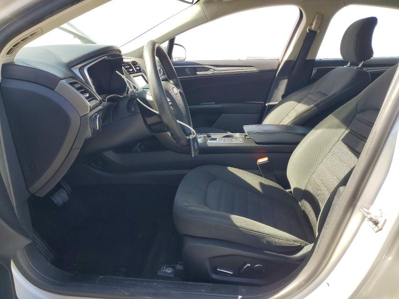 Photo 7 from auction – 2019 FORD FUSION with VIN 3FA6P0LU1KR261702