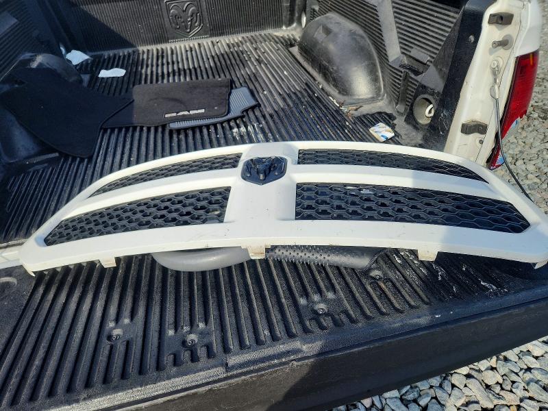 Photo 12 from auction – 2018 RAM 1500 with VIN 1C6RR6FG7JS259604