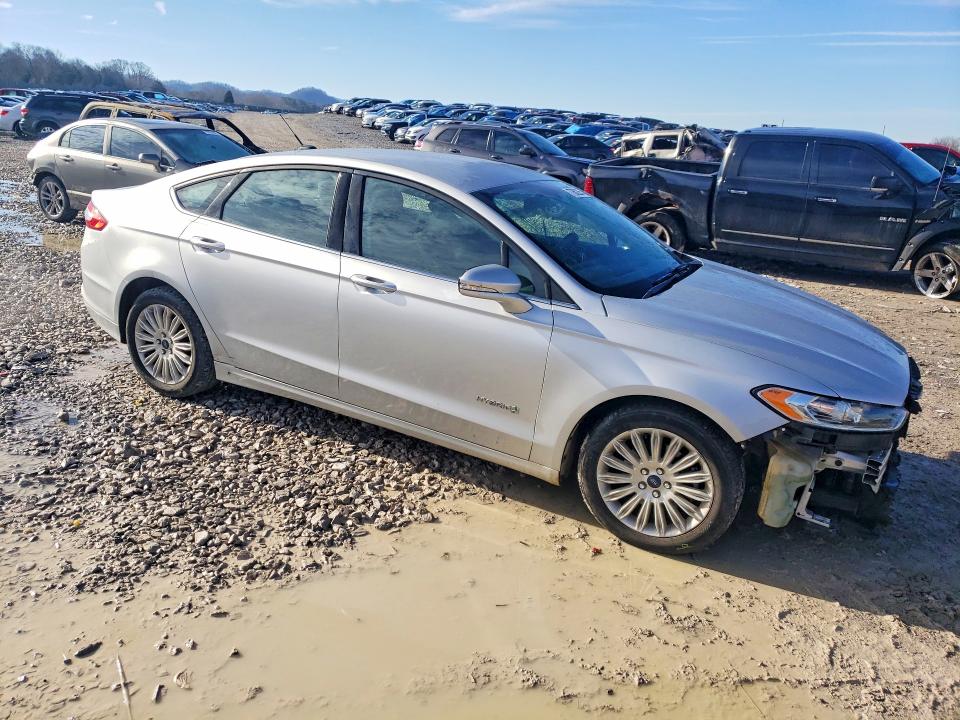 Photo 4 from auction – 2016 FORD FUSION with VIN 3FA6P0LU8GR330554
