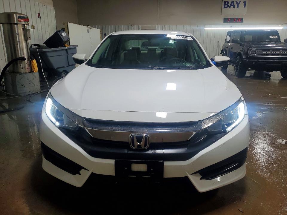Photo 5 from auction – 2016 HONDA CIVIC with VIN 19XFC2F57GE063274