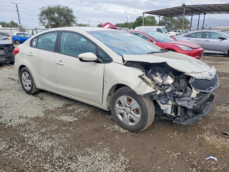Photo 4 from auction – 2015 KIA FORTE with VIN KNAFK4A6XF5295681