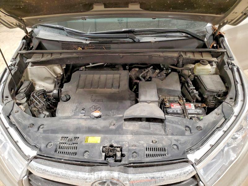 Photo 12 from auction – 2016 TOYOTA HIGHLANDER with VIN 5TDDKRFH5GS227687
