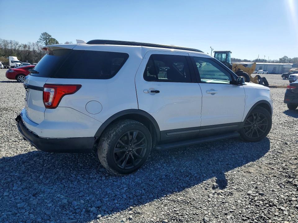 Photo 3 from auction – 2017 FORD EXPLORER with VIN 1FM5K7D83HGD49919