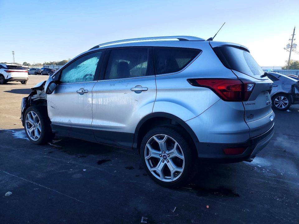Photo 2 from auction – 2019 FORD ESCAPE with VIN 1FMCU0J90KUA03390