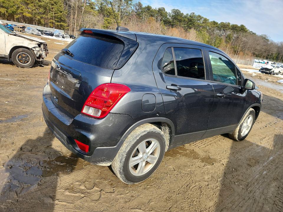 Zdjęcie 3 z aukcji – 2019 CHEVROLET TRAX z VIN 3GNCJKSB9KL403640
