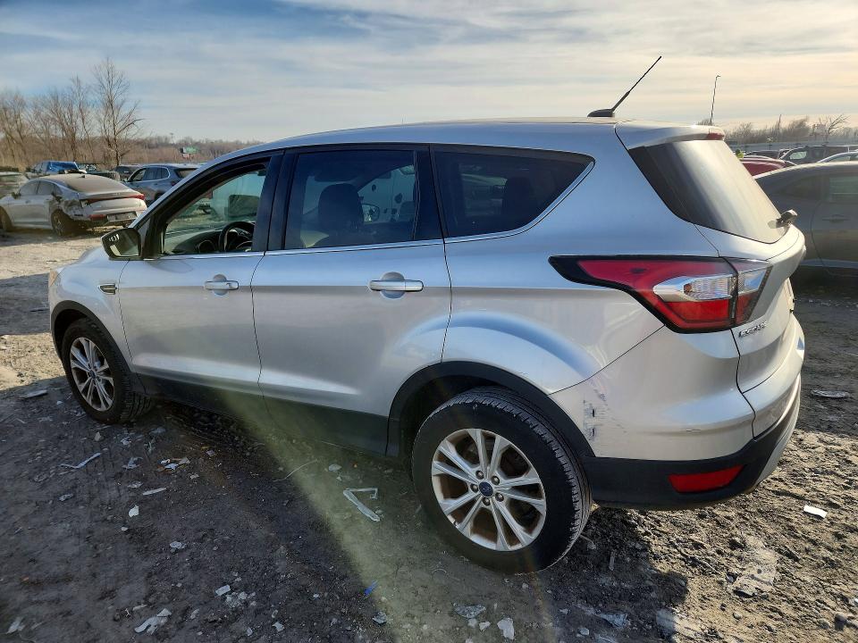 Photo 2 from auction – 2017 FORD ESCAPE with VIN 1FMCU9GD5HUE49284