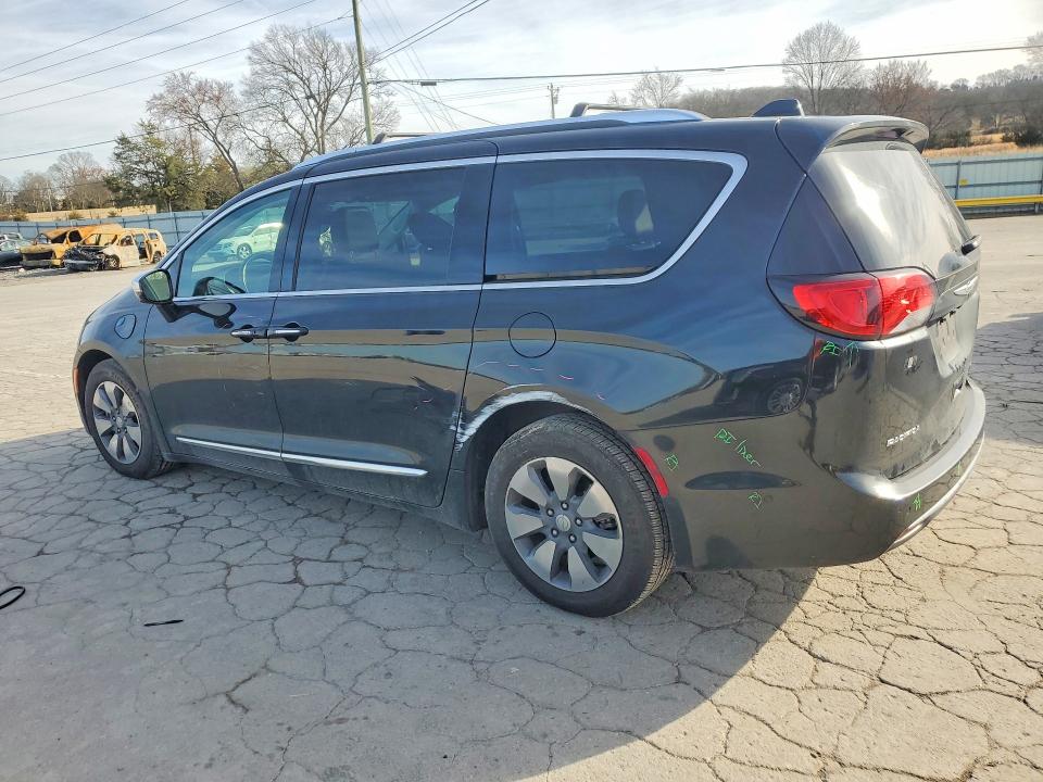 Photo 2 from auction – 2018 CHRYSLER PACIFICA with VIN 2C4RC1N72JR262328