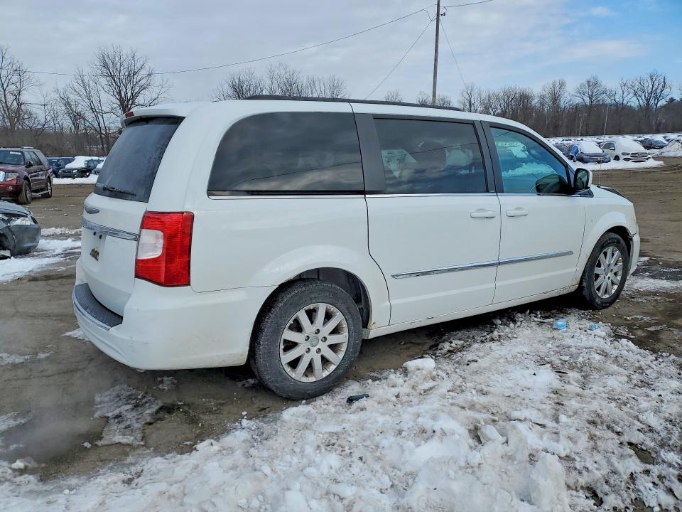 Photo 3 from auction – 2013 CHRYSLER TOWN & COU with VIN 2C4RC1BG5DR816440