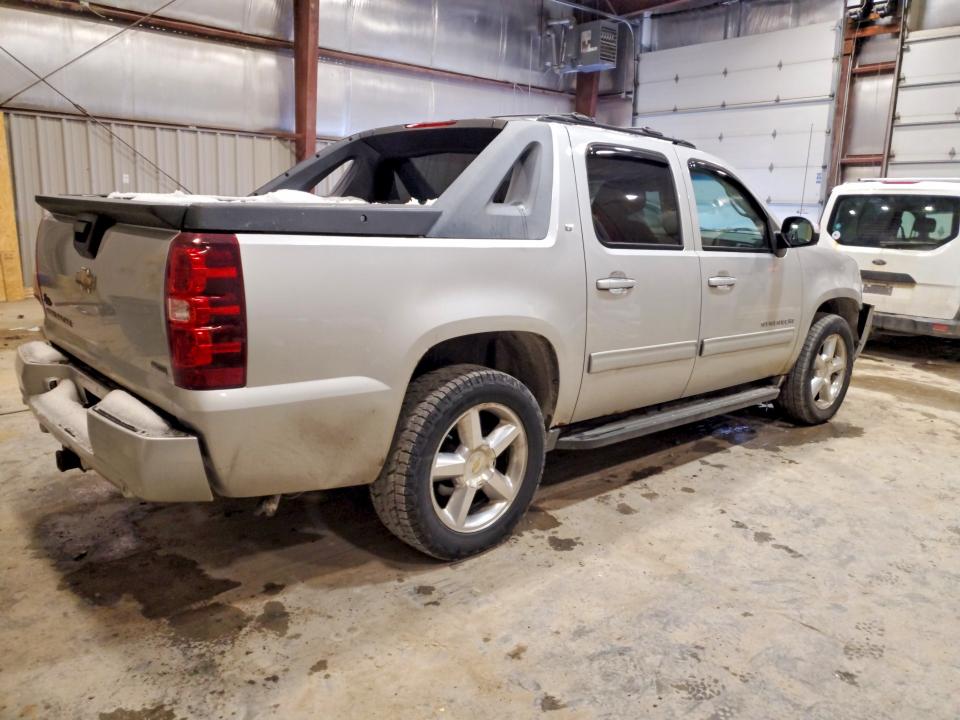 Photo 3 from auction – 2011 CHEVROLET AVALANCHE with VIN 3GNTKFE37BG133177