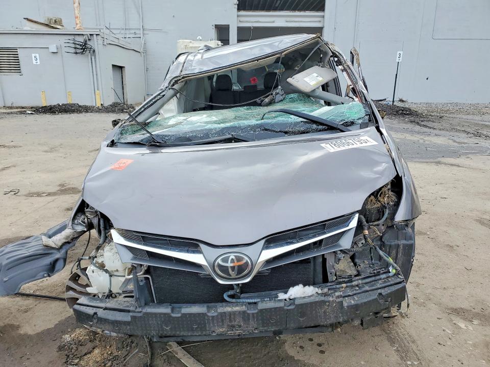 Photo 5 from auction – 2018 TOYOTA SIENNA with VIN 5TDYZ3DC4JS910246