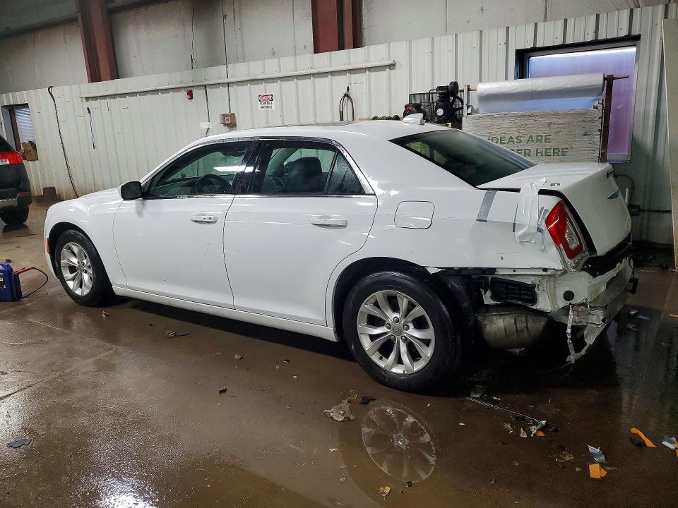 Photo 2 from auction – 2015 CHRYSLER 300 with VIN 2C3CCAAG3FH929842