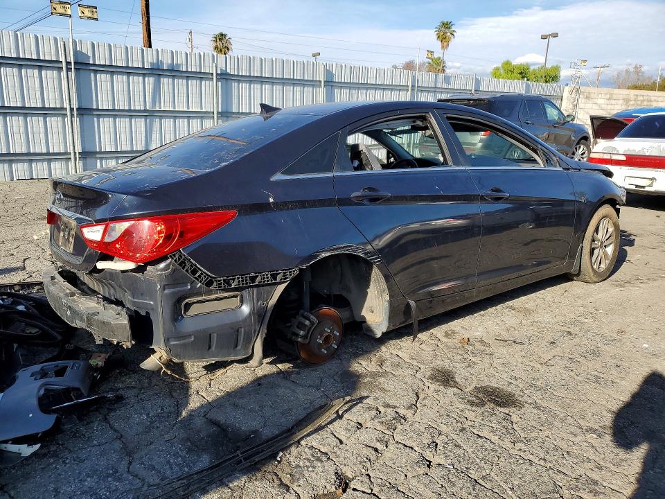 Photo 3 from auction – 2013 HYUNDAI SONATA with VIN 5NPEB4AC0DH697274