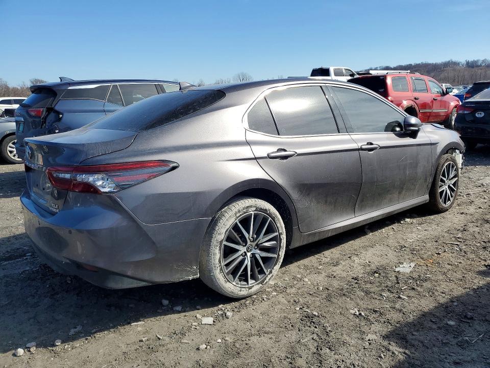Photo 3 from auction – 2023 TOYOTA CAMRY with VIN 4T1F31AK2PU603148