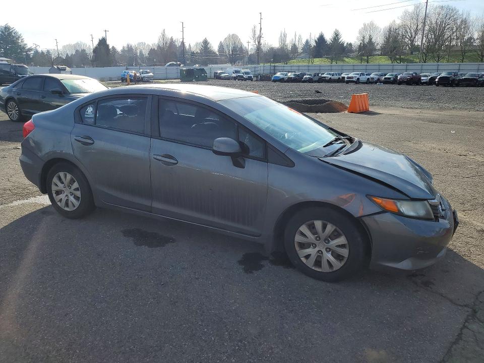 Photo 4 from auction – 2012 HONDA CIVIC with VIN 19XFB2F53CE356196