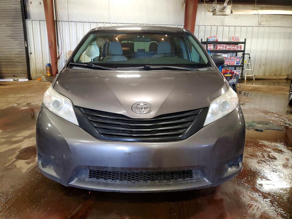 Foto 5 de la subasta – 2017 TOYOTA SIENNA con VIN 5TDZZ3DC1HS829459