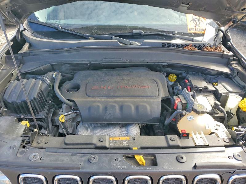 Photo 12 from auction – 2017 JEEP RENEGADE with VIN ZACCJBBB1HPG52877