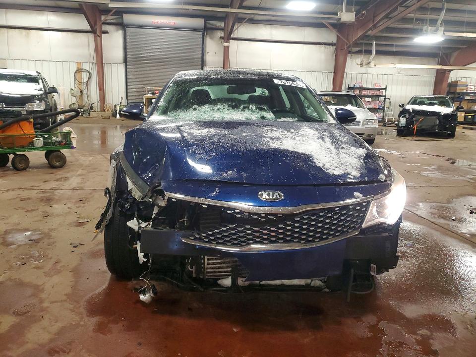 Photo 5 from auction – 2017 KIA OPTIMA with VIN 5XXGU4L35HG130298