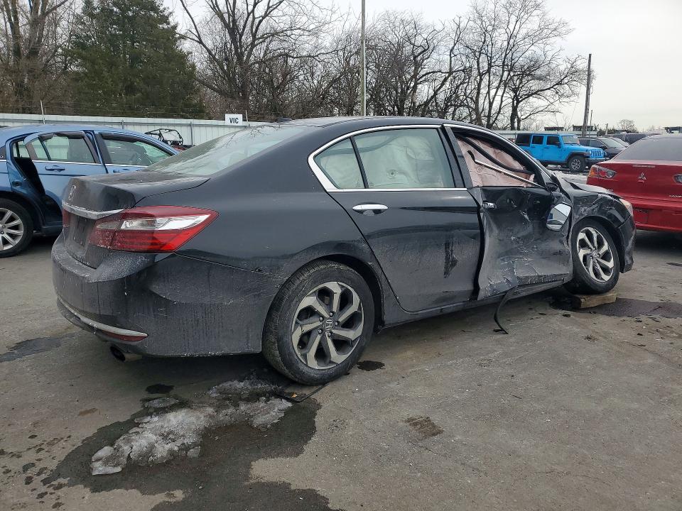 Photo 3 from auction – 2017 HONDA ACCORD with VIN 1HGCR2F80HA298357