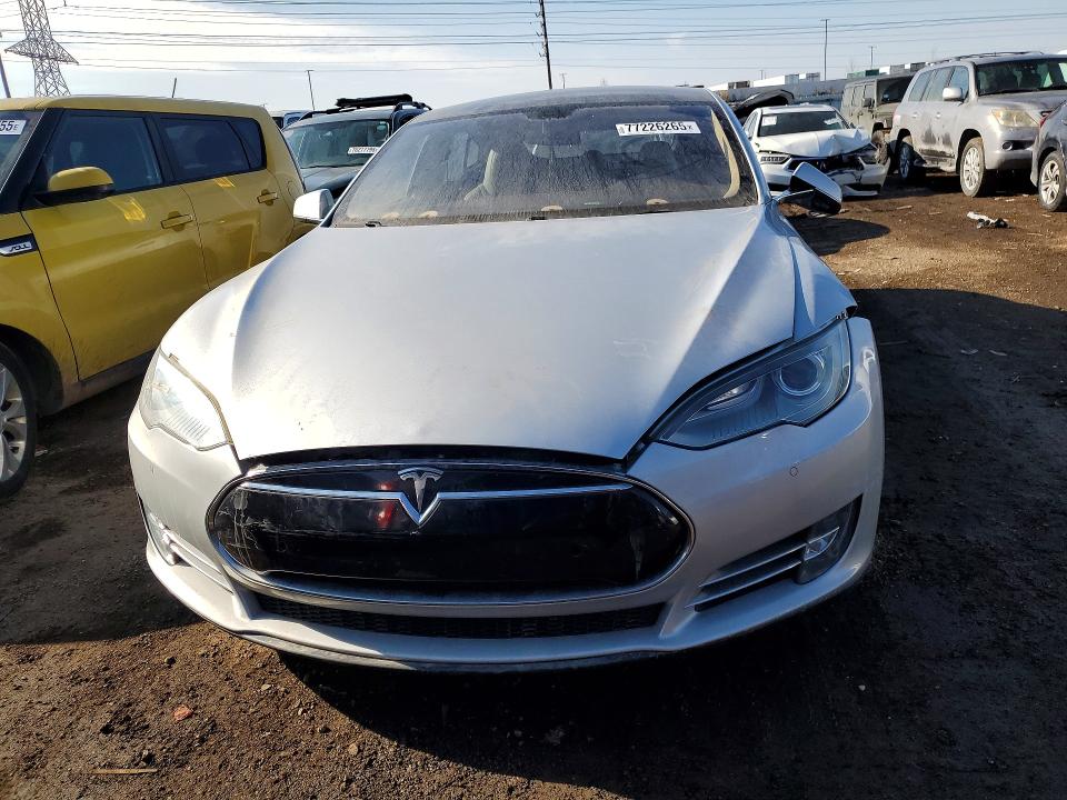 Photo 5 from auction – 2014 TESLA MODEL S with VIN 5YJSA1S19EFP36445