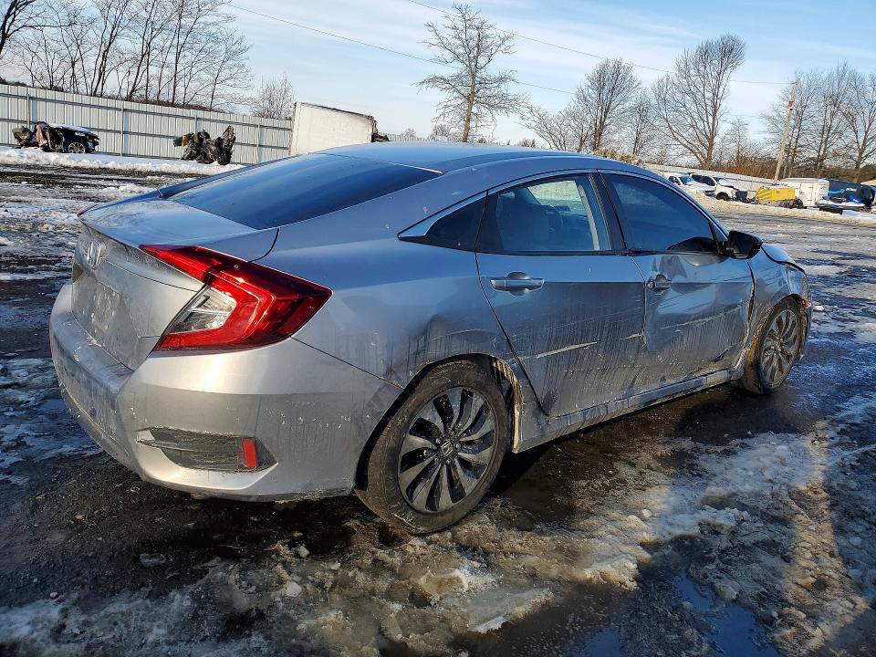 Photo 3 from auction – 2018 HONDA CIVIC with VIN 2HGFC2F51JH521274