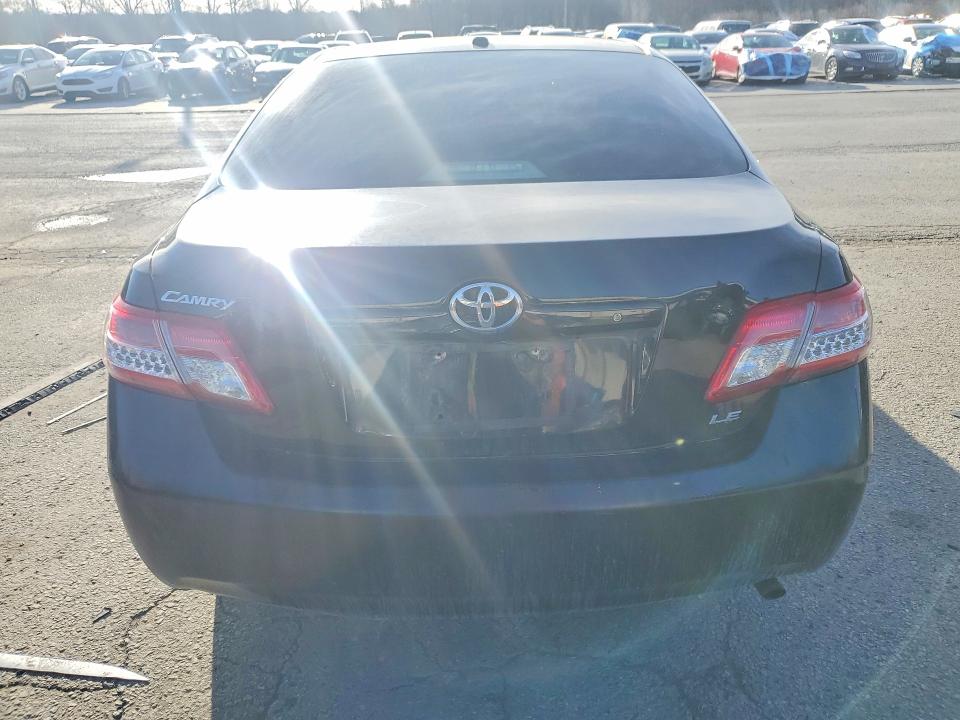 Photo 6 from auction – 2011 TOYOTA CAMRY with VIN 4T4BF3EK6BR141901