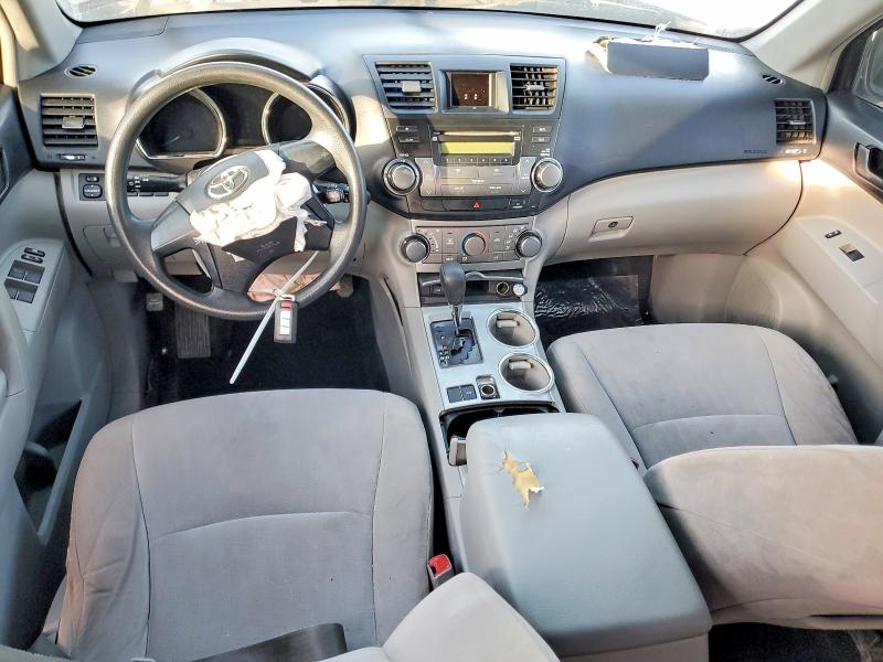 Photo 8 from auction – 2011 TOYOTA HIGHLANDER with VIN 5TDZK3EH2BS049525