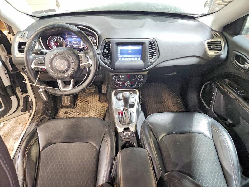 Фото 8 с аукциона – 2018 JEEP COMPASS LA с VIN 3C4NJDBB5JT453964