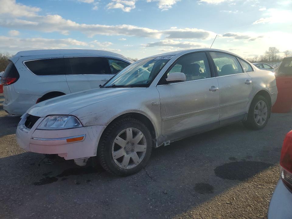 VOLKSWAGEN PASSAT 2003 with VIN WVWTH63B63P276099 - Photo from auction
