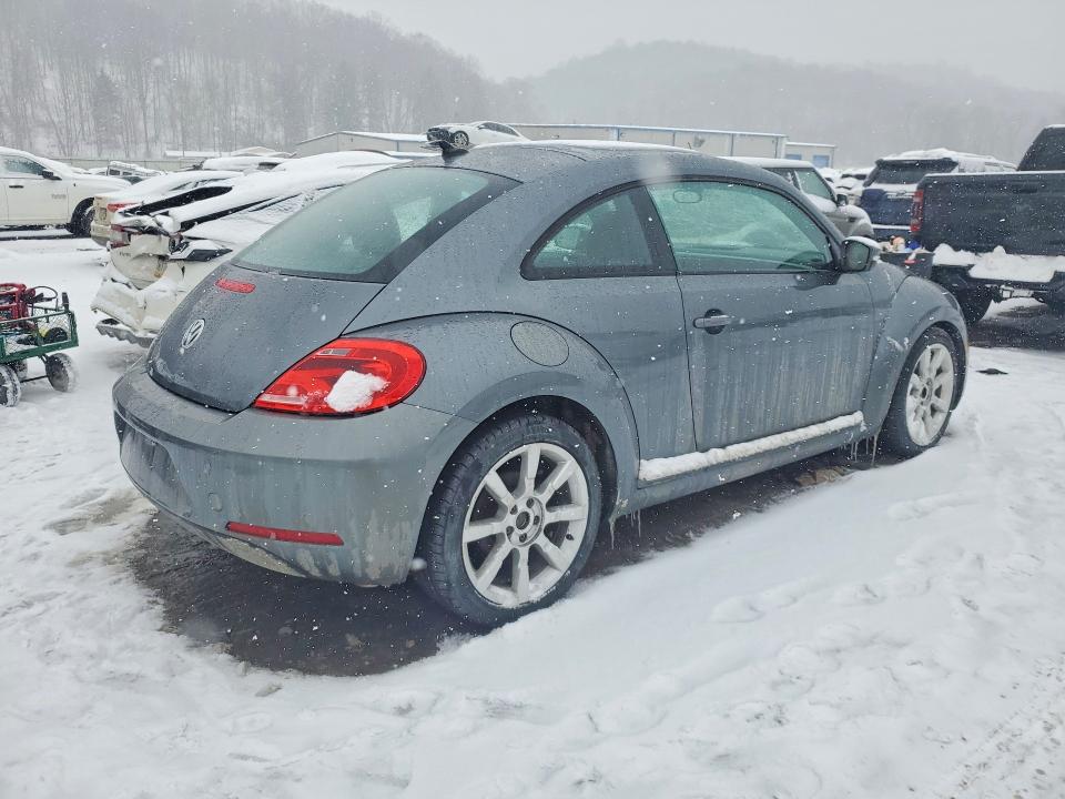 Photo 3 from auction – 2012 VOLKSWAGEN BEETLE with VIN 3VWJP7AT2CM626150