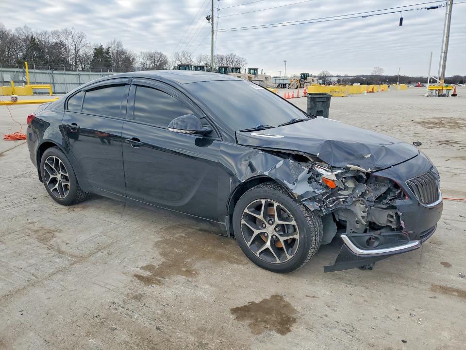 Photo 4 from auction – 2017 BUICK REGAL SPOR with VIN 2G4GL5EX1H9129726