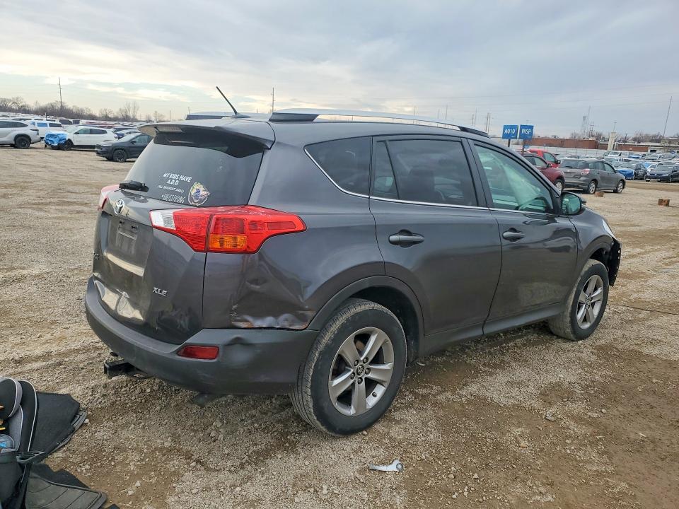 Photo 3 from auction – 2015 TOYOTA RAV4 with VIN 2T3WFREV9FW183176