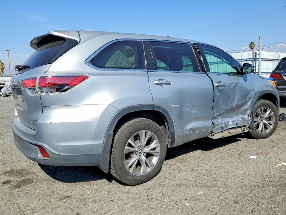 Photo 3 from auction – 2016 TOYOTA HIGHLANDER with VIN 5TDBKRFH5GS243668