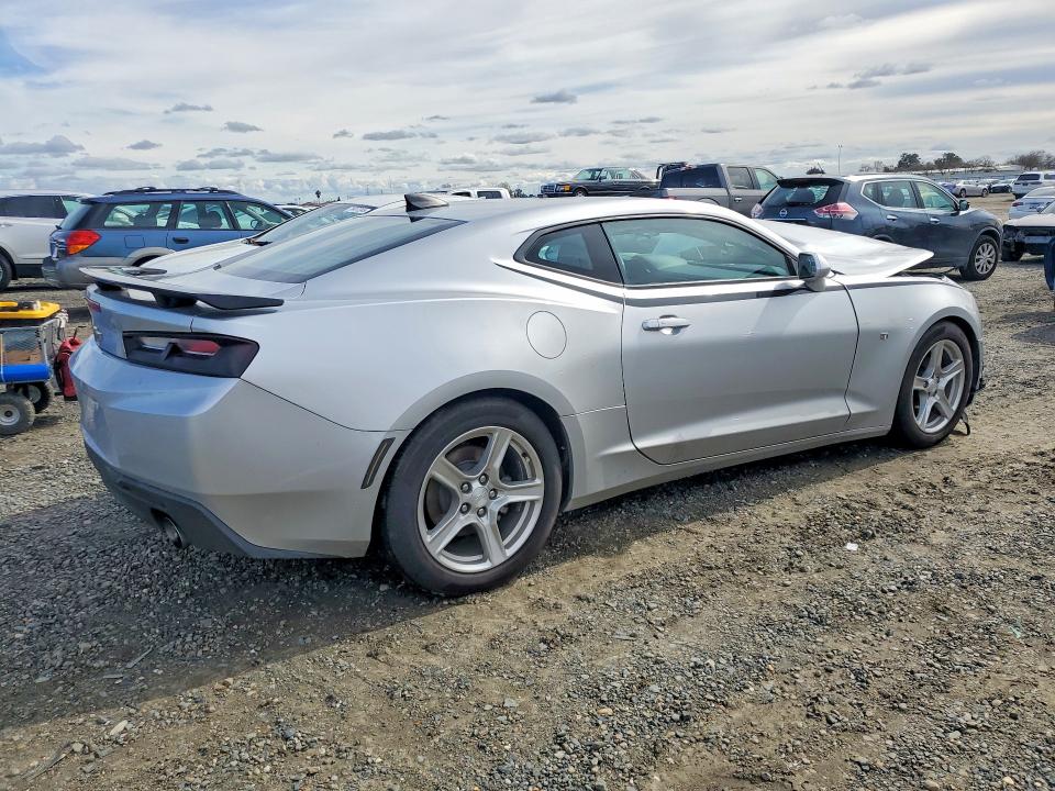 Photo 3 from auction – 2018 CHEVROLET CAMARO with VIN 1G1FB1RX4J0187859