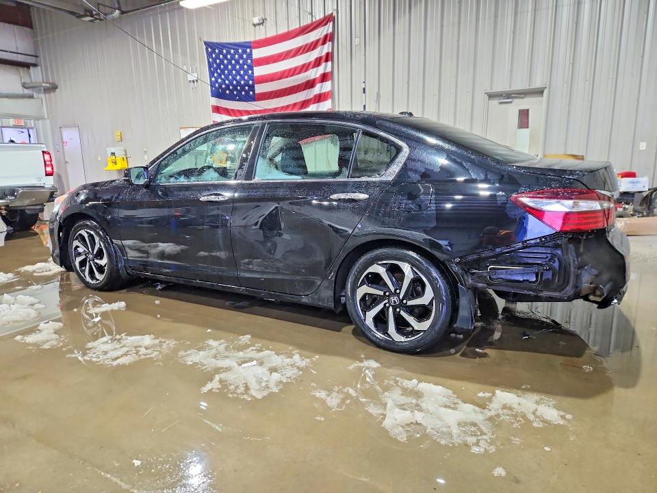 Photo 2 from auction – 2017 HONDA ACCORD with VIN 1HGCR2F78HA282544