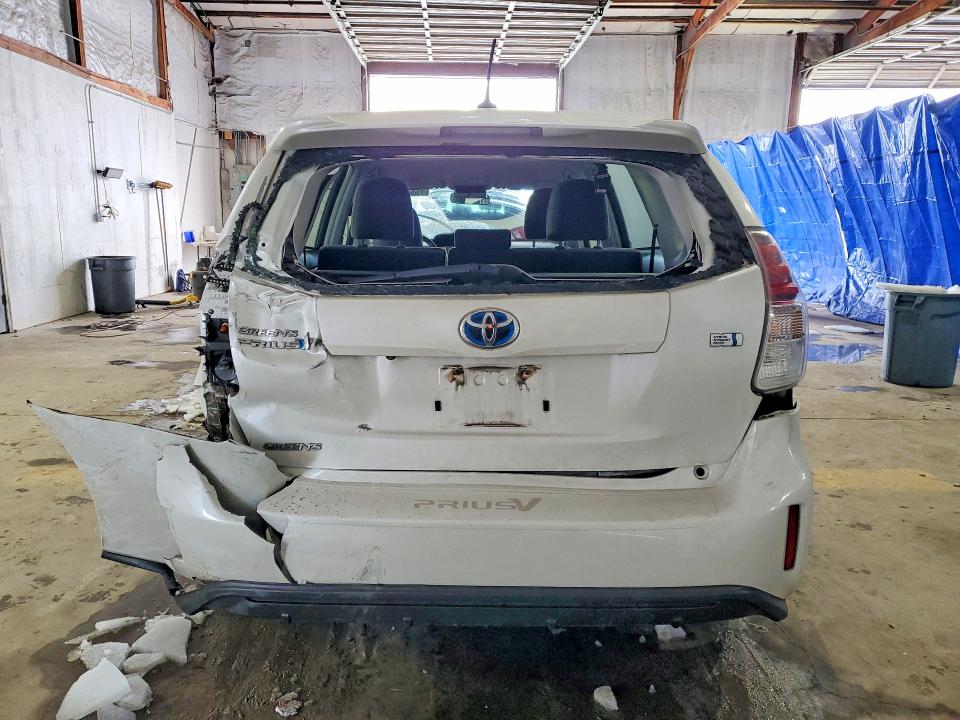 Photo 6 from auction – 2015 TOYOTA PRIUS V with VIN JTDZN3EU0FJ024615