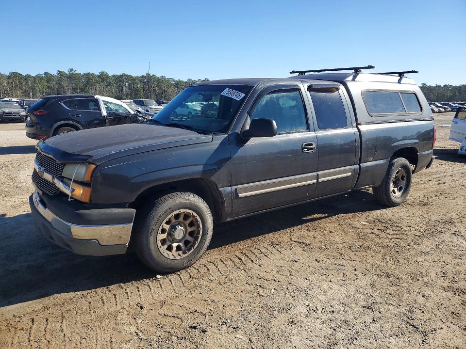 CHEVROLET SILVERADO 2003 with VIN 2GCEC19V331269300 - Photo from auction