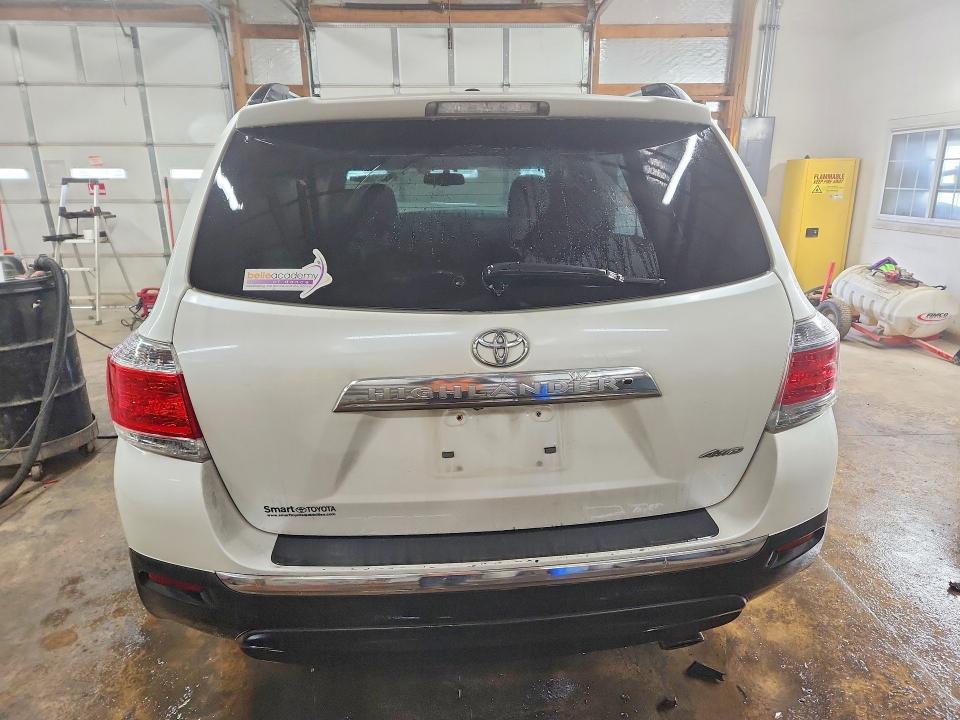 Photo 6 from auction – 2011 TOYOTA HIGHLANDER with VIN 5TDDK3EH6BS088239