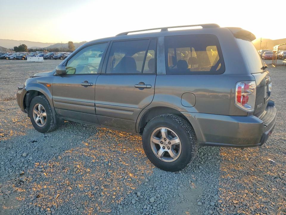 Photo 2 from auction – 2007 HONDA PILOT with VIN 5FNYF18477B017033