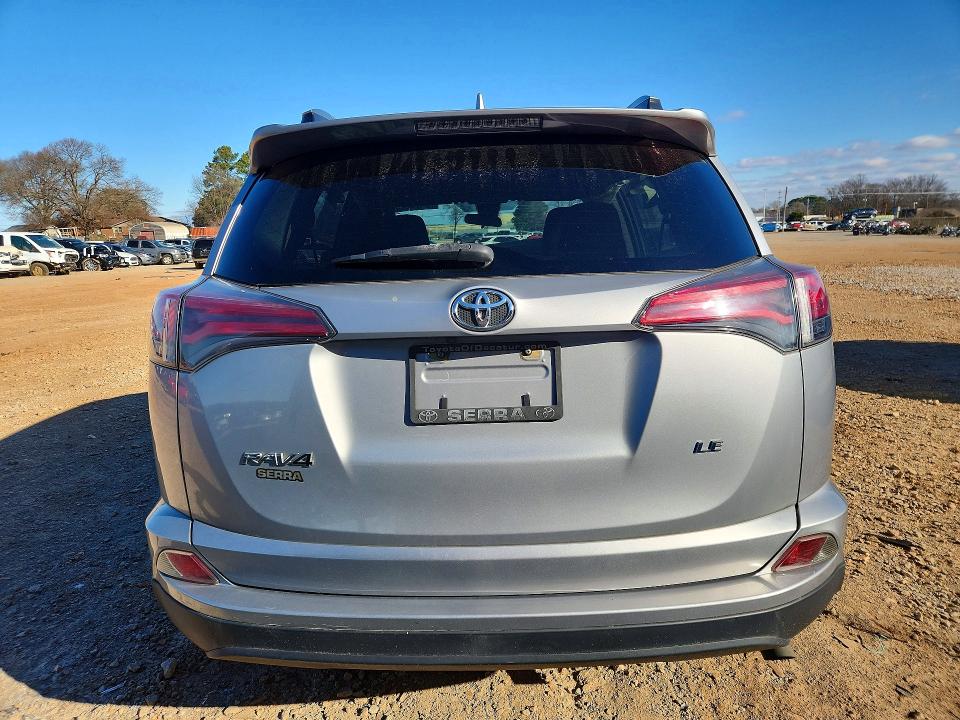 Photo 6 from auction – 2018 TOYOTA RAV4 with VIN JTMZFREV4JJ161669
