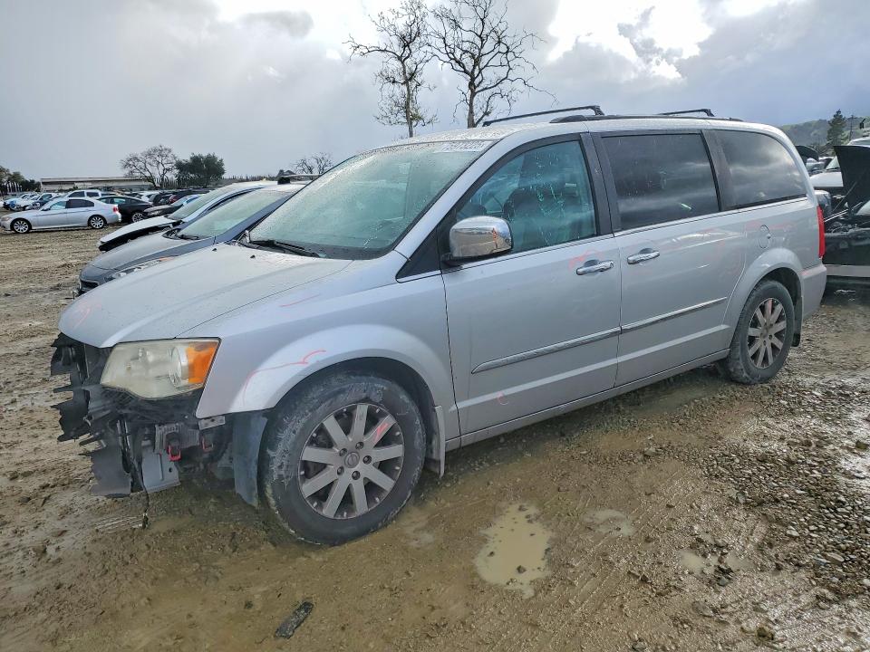 CHRYSLER TOWN & COU 2012 with VIN 2C4RC1CG0CR120937 - Photo from auction