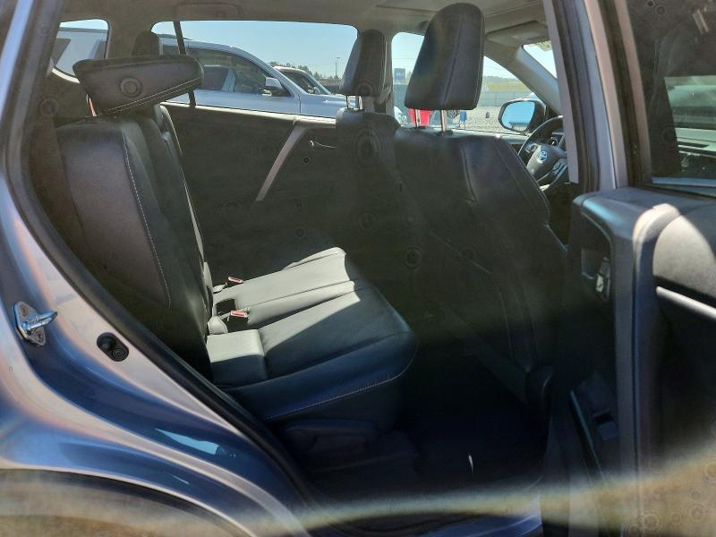 Photo 11 from auction – 2017 TOYOTA RAV4 LIMIT with VIN 2T3YFREV4HW368389