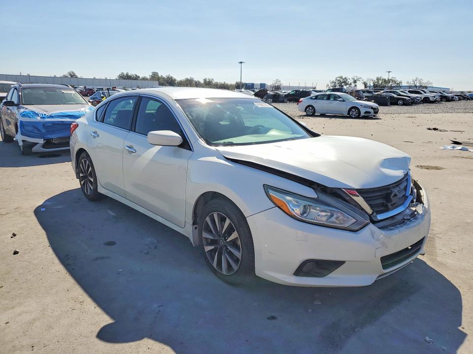 Photo 4 from auction – 2016 NISSAN ALTIMA 2.5 with VIN 1N4AL3AP5GC280621