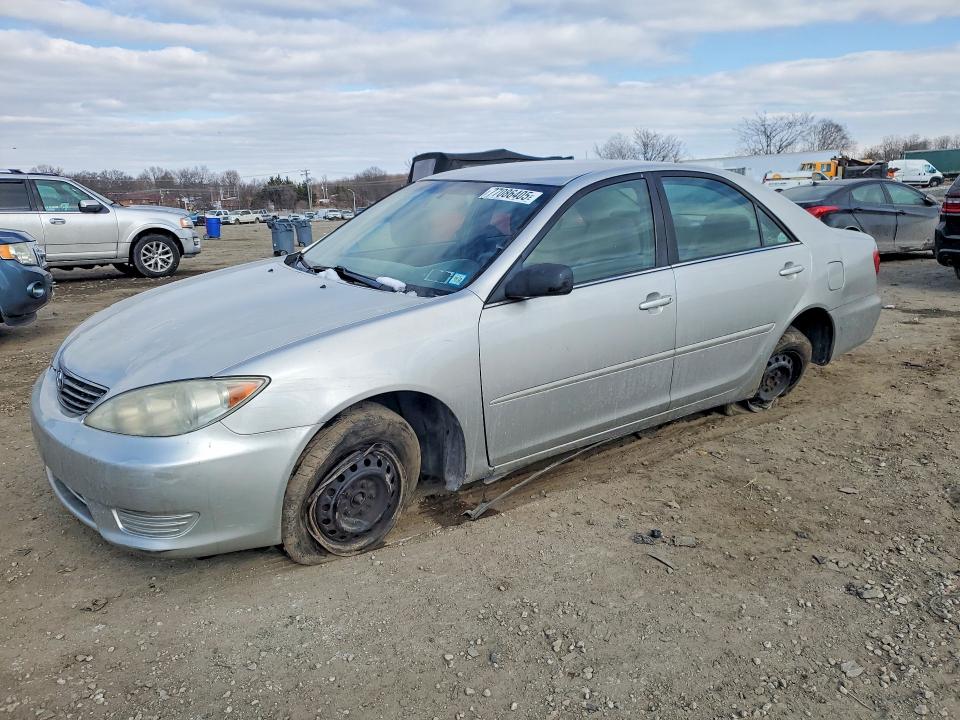 TOYOTA CAMRY LE 2005 with VIN 4T1BE32KX5U080896 - Photo from auction
