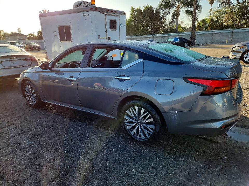 Photo 2 from auction – 2025 NISSAN ALTIMA SV with VIN 1N4BL4DVXSN350597