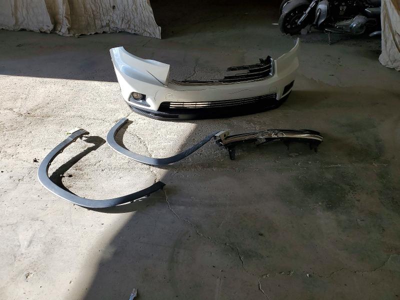 صورة رقم 13 من المزاد - 2015 TOYOTA HIGHLANDER مع VIN 5TDKKRFH4FS041046