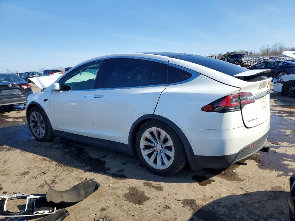 Photo 2 from auction – 2017 TESLA MODEL X with VIN 5YJXCBE21HF037888