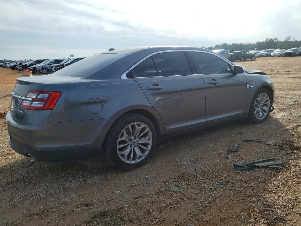 Photo 3 from auction – 2013 FORD TAURUS with VIN 1FAHP2F87DG221654